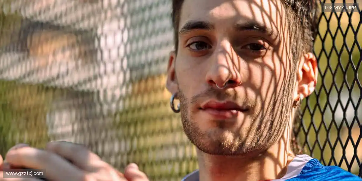 高清直播,实时弹幕,做最 in 的云观众!💻